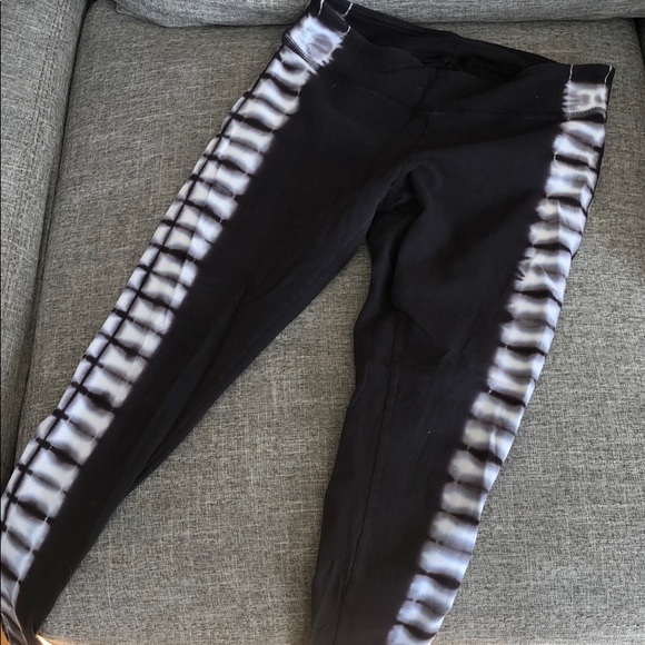 Skeleton Leggings - Picture 2 of 3